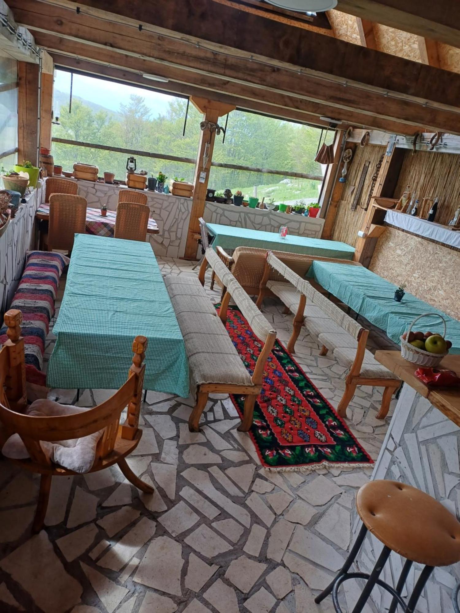 Katun Ljeljenak Hotel Plužine Buitenkant foto